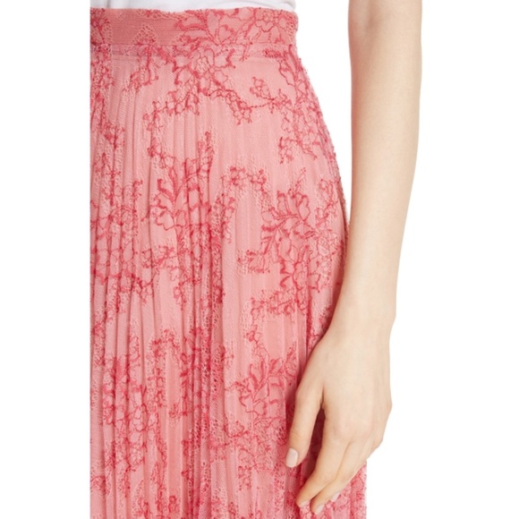 Burberry Wilton Pleated lace skirt size 6 - Picture 5 of 5